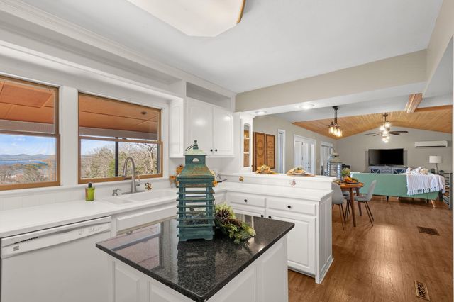 3892 Joe Bald Road, Kimberling City, MO 65686