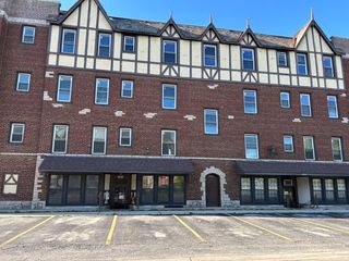 8001 Edgewater Road, Riverside, IL 60546