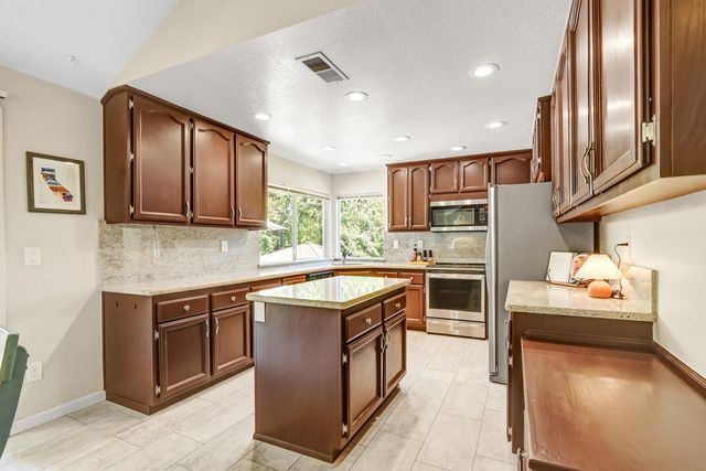 15013 Guadalupe Dr, Sloughhouse, CA 95683