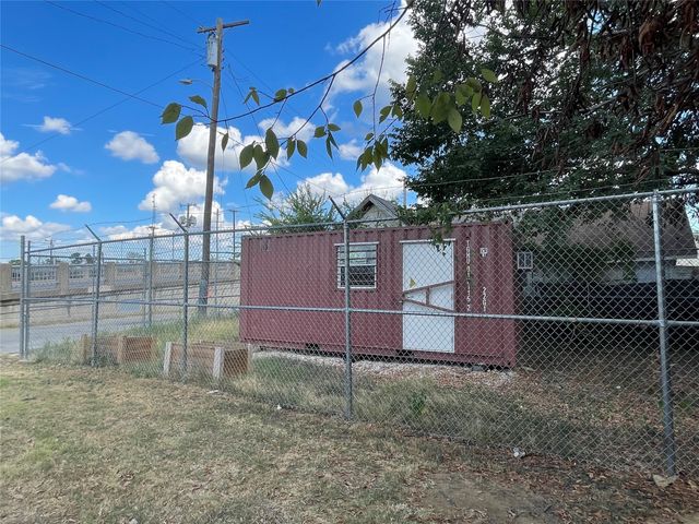 1807 S Malcolm X Boulevard, Dallas, TX 75226
