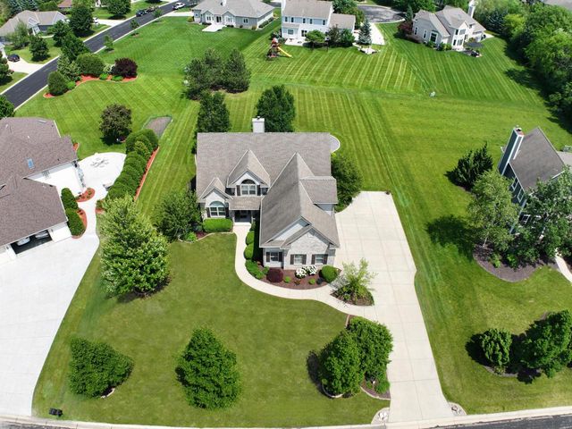 W176N5430 Highridge DRIVE, Menomonee Falls, WI 53051