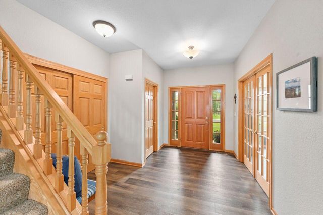 W176N5430 Highridge DRIVE, Menomonee Falls, WI 53051