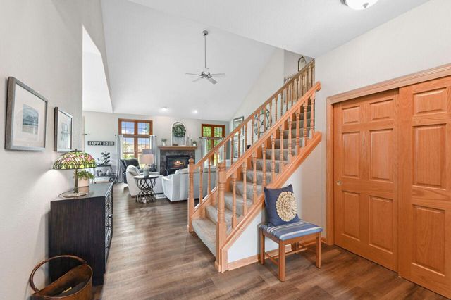 W176N5430 Highridge DRIVE, Menomonee Falls, WI 53051