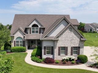 W176N5430 Highridge DRIVE, Menomonee Falls, WI 53051