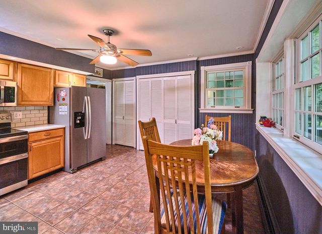 4 LOW RD, New Hope, PA 18938