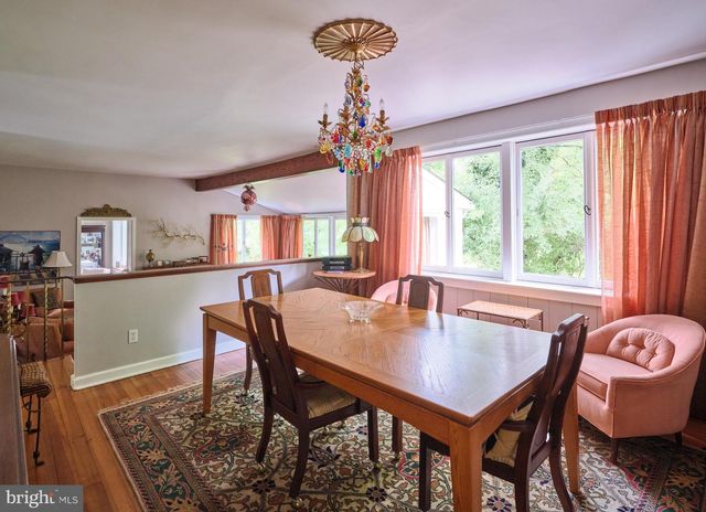 4 LOW RD, New Hope, PA 18938