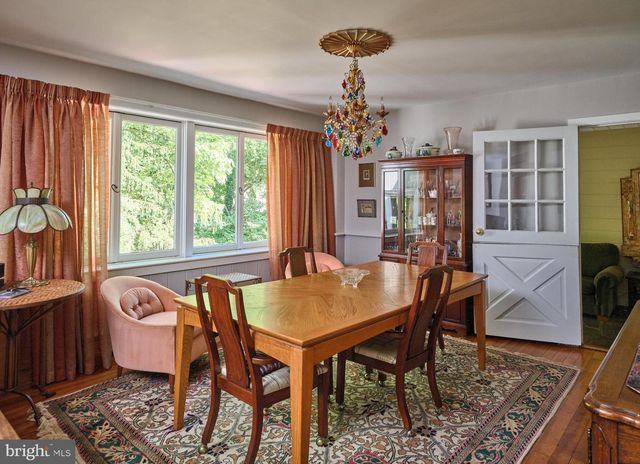 4 LOW RD, New Hope, PA 18938