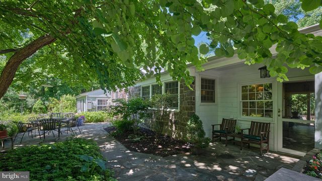 4 LOW RD, New Hope, PA 18938