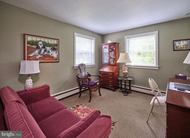 4 LOW RD, New Hope, PA 18938