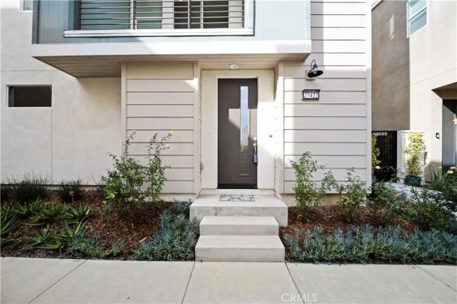 27422 Pioneer Court, Valencia, CA 91381