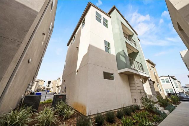 27422 Pioneer Court, Valencia, CA 91381