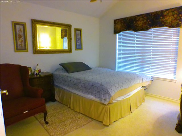 933 Bridges Drive, Arlington, TX 76012
