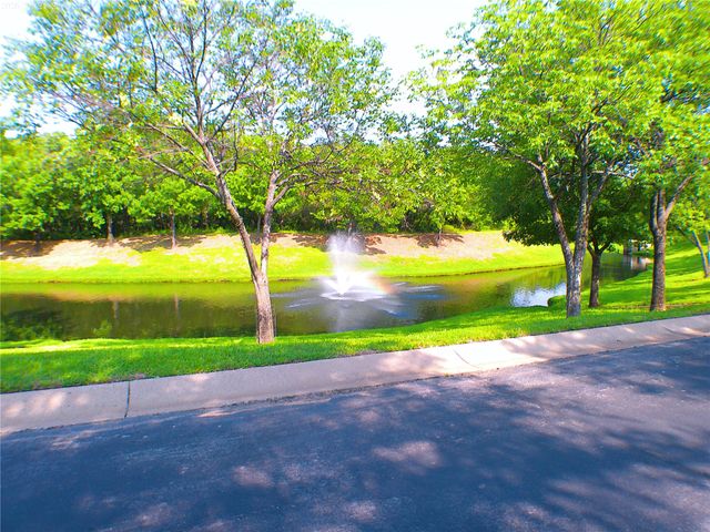 933 Bridges Drive, Arlington, TX 76012