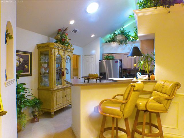 933 Bridges Drive, Arlington, TX 76012