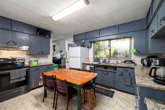 1503 W Broadmoor Street, Springfield, MO 65807