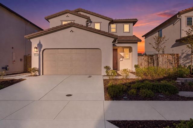 1471 Gwinnett St, Lincoln, CA 95648
