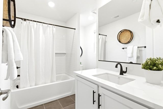 1471 Gwinnett St, Lincoln, CA 95648