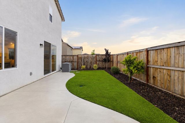 1471 Gwinnett St, Lincoln, CA 95648