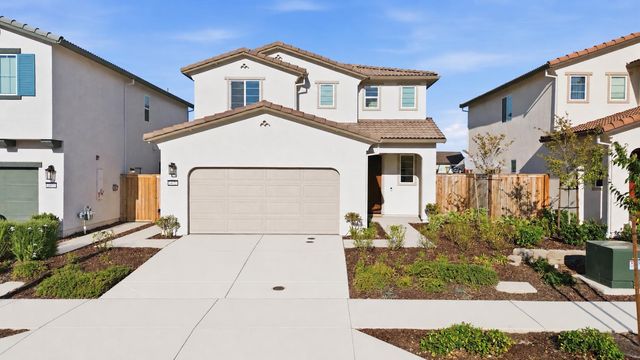 1471 Gwinnett St, Lincoln, CA 95648