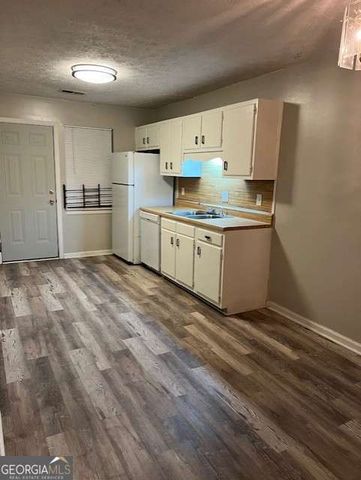 192 Kimberly Way SW 192, Marietta, GA 30064