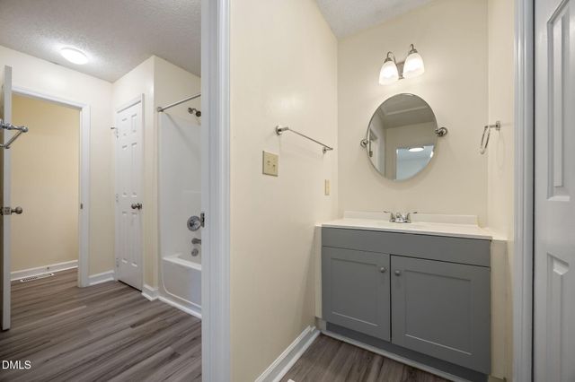 1627 Oakland Hills Way, Raleigh, NC 27604