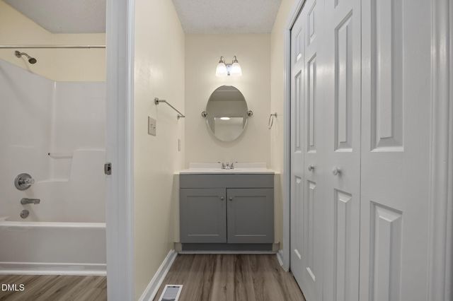 1627 Oakland Hills Way, Raleigh, NC 27604