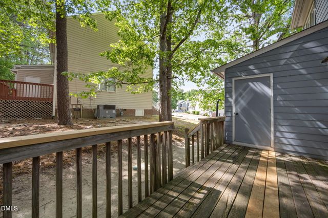 1627 Oakland Hills Way, Raleigh, NC 27604