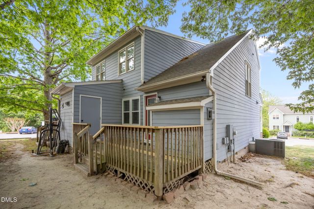 1627 Oakland Hills Way, Raleigh, NC 27604