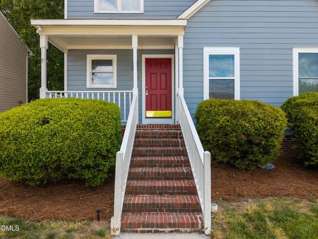 1627 Oakland Hills Way, Raleigh, NC 27604