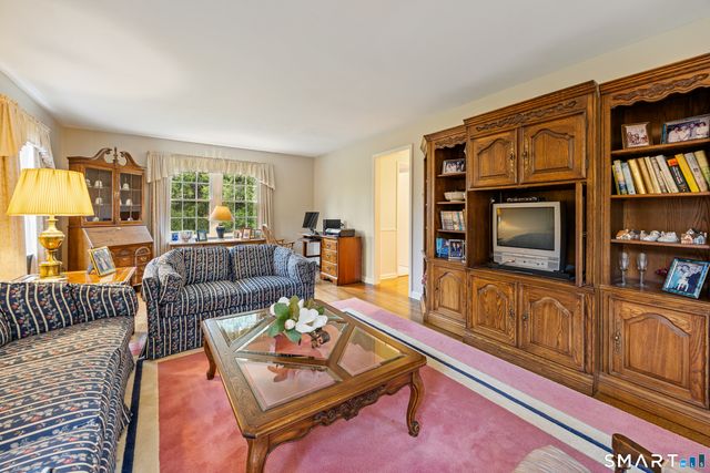 230 Wallingford Road, Cheshire, CT 06410