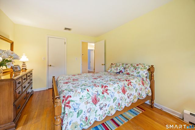 230 Wallingford Road, Cheshire, CT 06410