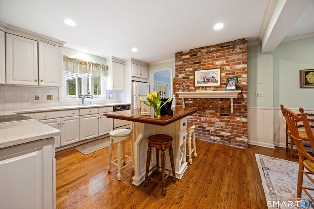 230 Wallingford Road, Cheshire, CT 06410