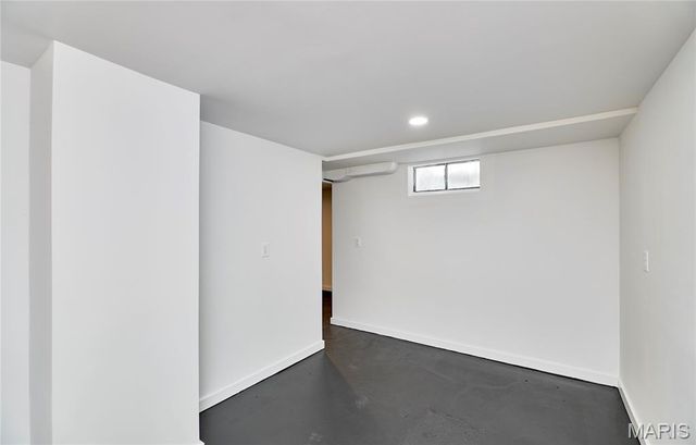 1015 Dingledine Road, St Charles, MO 63304