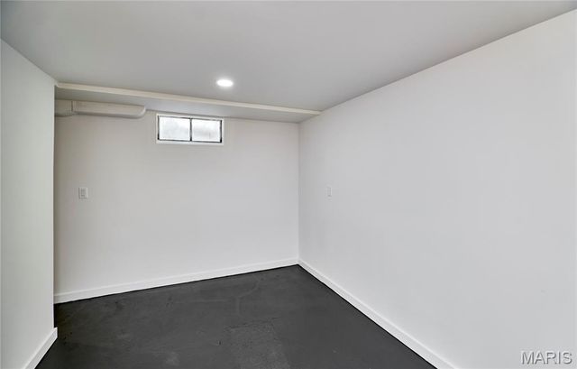 1015 Dingledine Road, St Charles, MO 63304