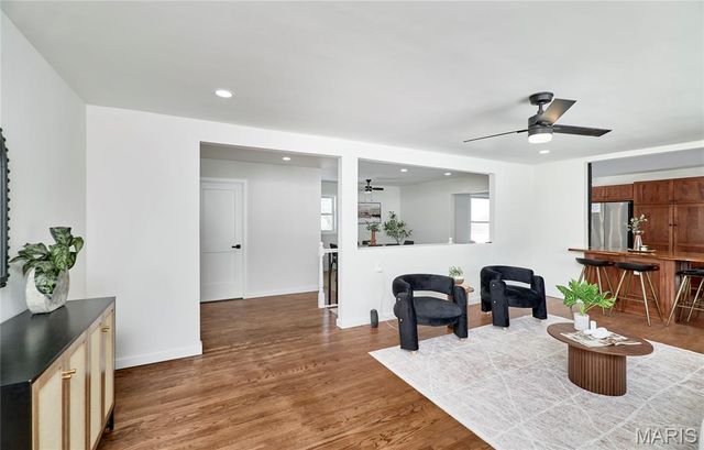 1015 Dingledine Road, St Charles, MO 63304