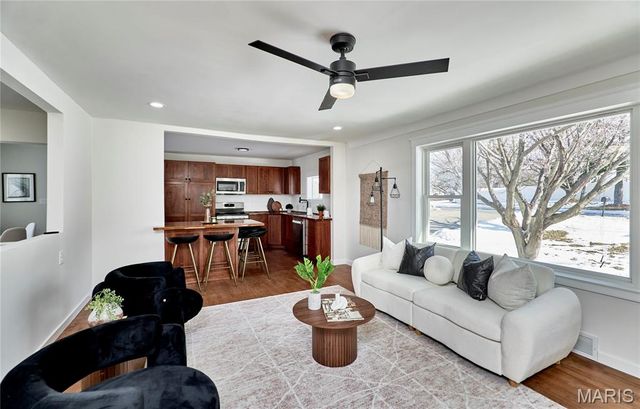 1015 Dingledine Road, St Charles, MO 63304