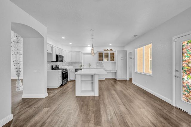 4104 KEEPSAKE Dr, Modesto, CA 95356