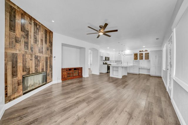 4104 KEEPSAKE Dr, Modesto, CA 95356