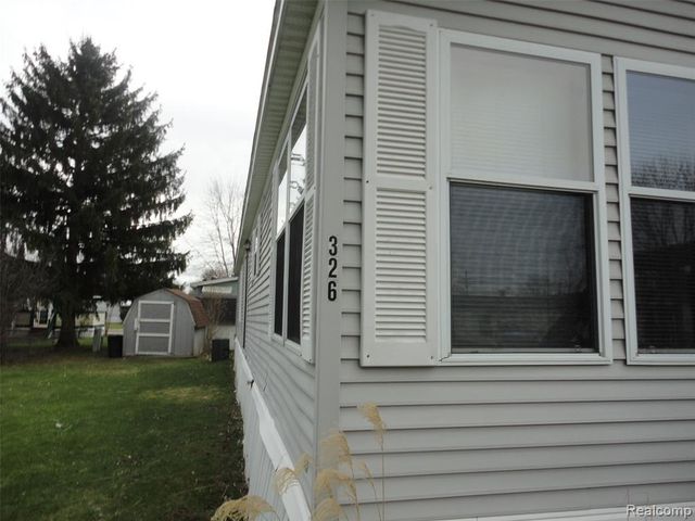326 Holly Lane, Belleville, MI 48111