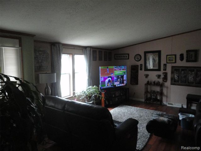 326 Holly Lane, Belleville, MI 48111