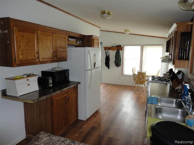 326 Holly Lane, Belleville, MI 48111