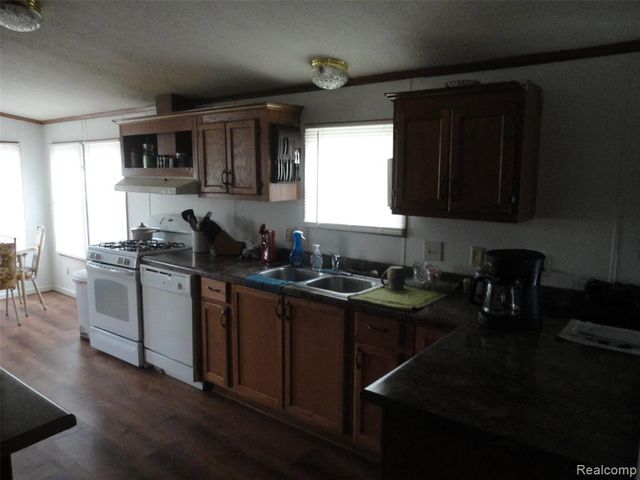 326 Holly Lane, Belleville, MI 48111