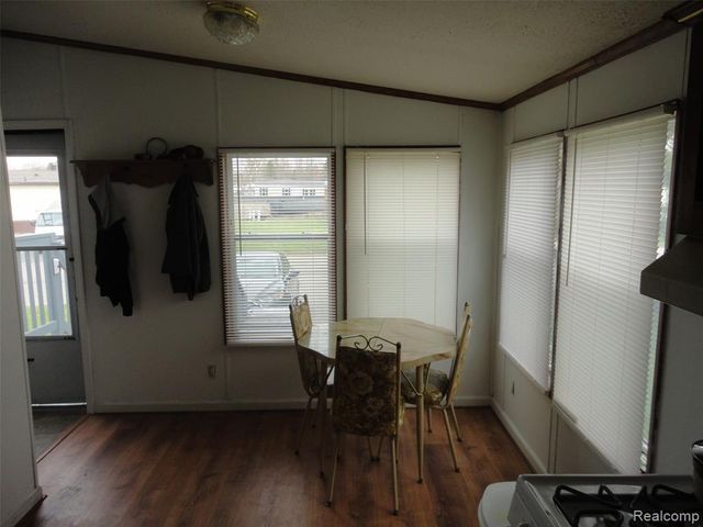 326 Holly Lane, Belleville, MI 48111