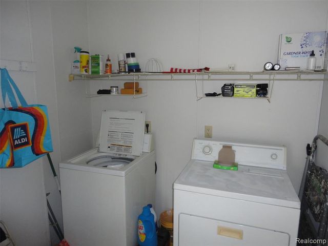 326 Holly Lane, Belleville, MI 48111