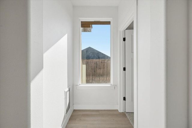 805 N 5th Street, Wolfforth, TX 79382