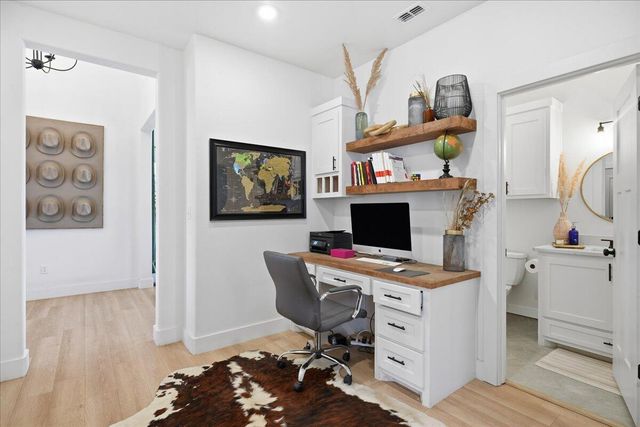 805 N 5th Street, Wolfforth, TX 79382