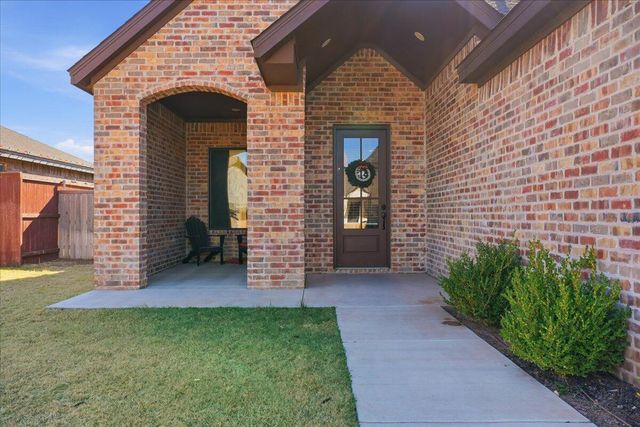 805 N 5th Street, Wolfforth, TX 79382