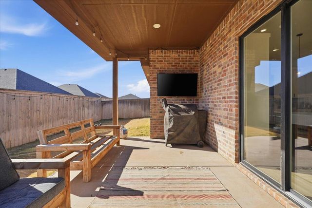 805 N 5th Street, Wolfforth, TX 79382