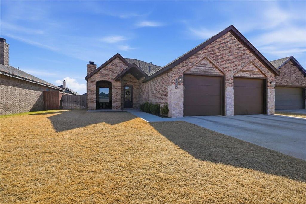 805 N 5th Street, Wolfforth, TX 79382