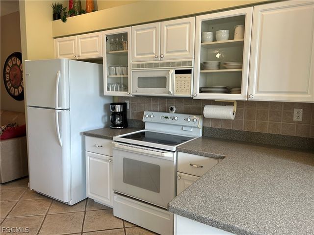 20726 Country Barn DR, Estero, FL 33928